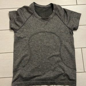 lululemon size 6 swiftly tech running shirt